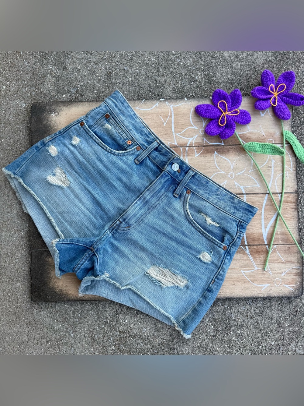 Madewell Distressed Jean Shorts Size 27